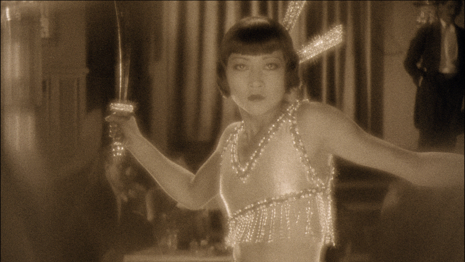 Still uit Song (1928) met Anna May Wong